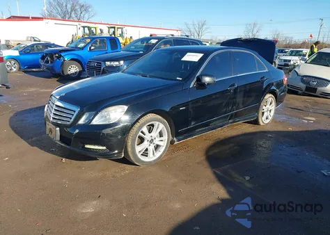 2012 Mercedes-Benz E 350 4Matic z USA, uszkodzony, nr VIN WDDHF8JB3CA537191